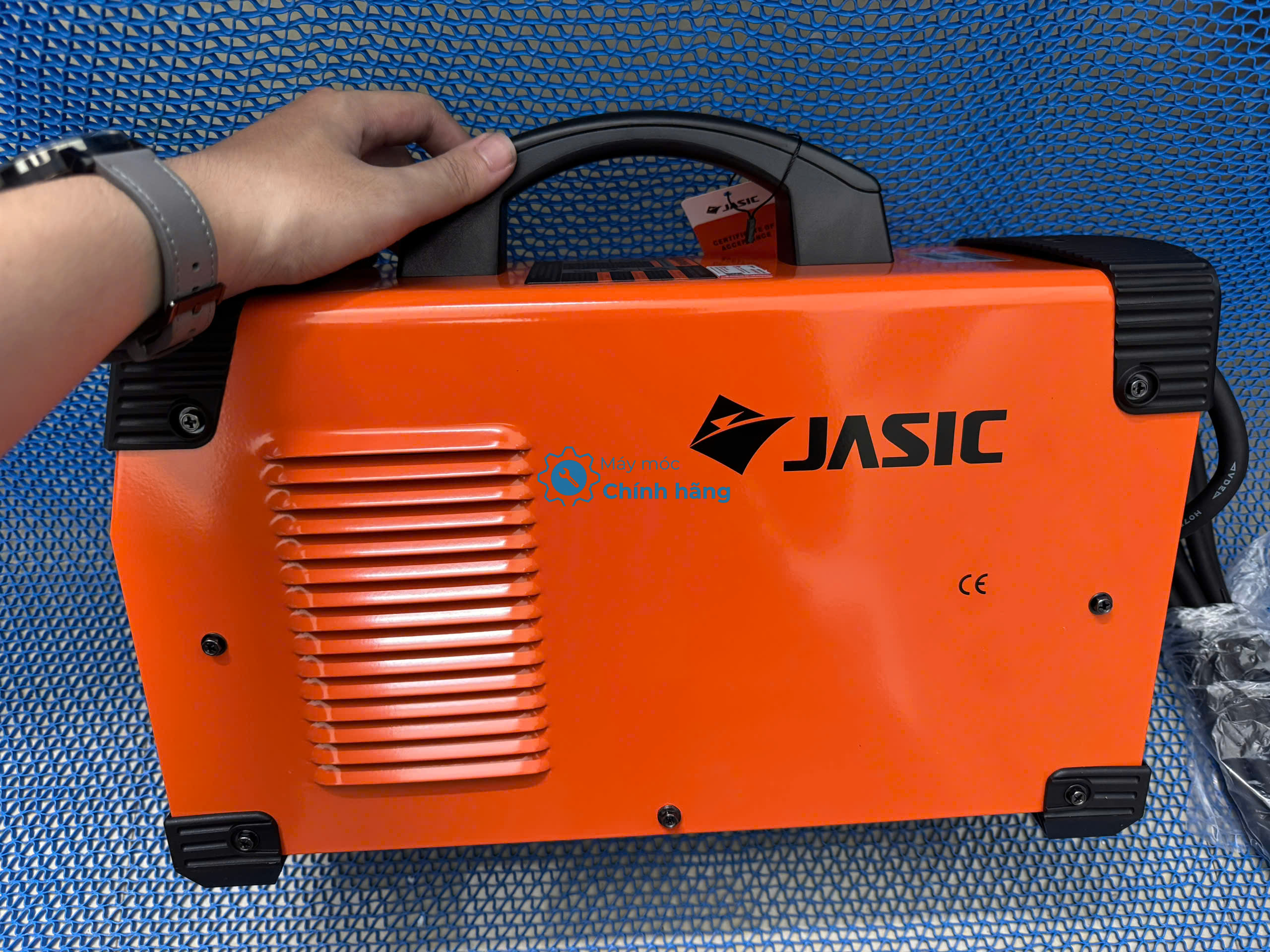 Máy Hàn TIG Nguội Jasic TIG250S W228 250A Hàn Inox 1 Máy hàn TIG nguội Jasic TIG250S W228 thân máy và logo Jasic